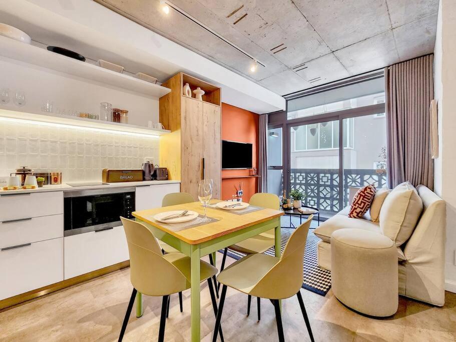 Apartment Stylish With Pool Access