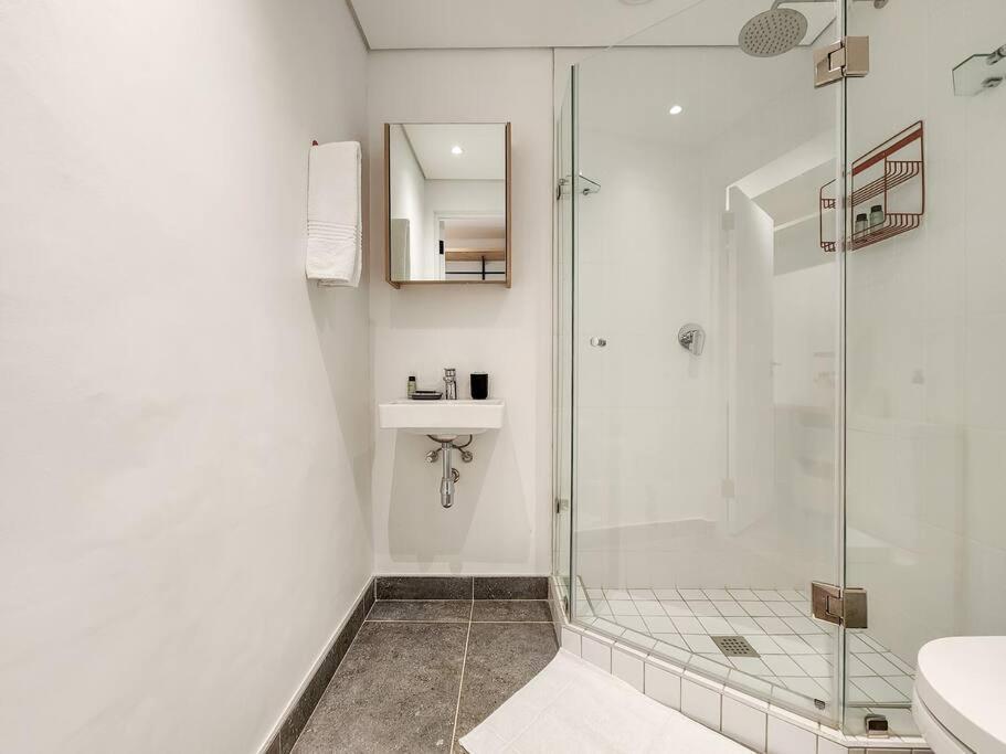 Apartment Stylish With Pool Access *